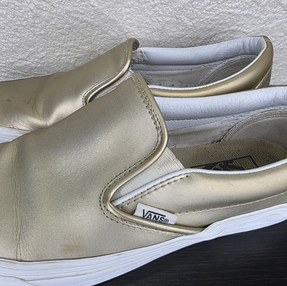 Vans Clasic Slip On Muted Metallic Gold True White Size Mens 7.5 Womens 9 - Picture 2 of 14